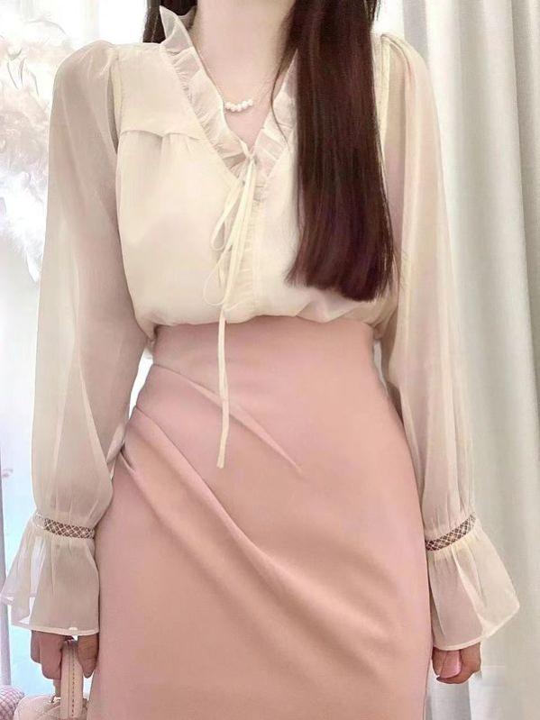 职场风格少女心穿搭，优雅与甜美并存